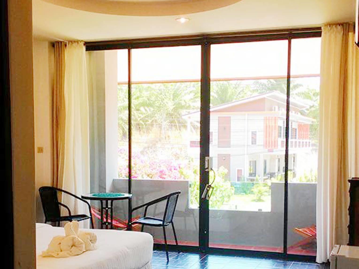 Отель Lanta Friendly House Ко-Ланта Экстерьер фото